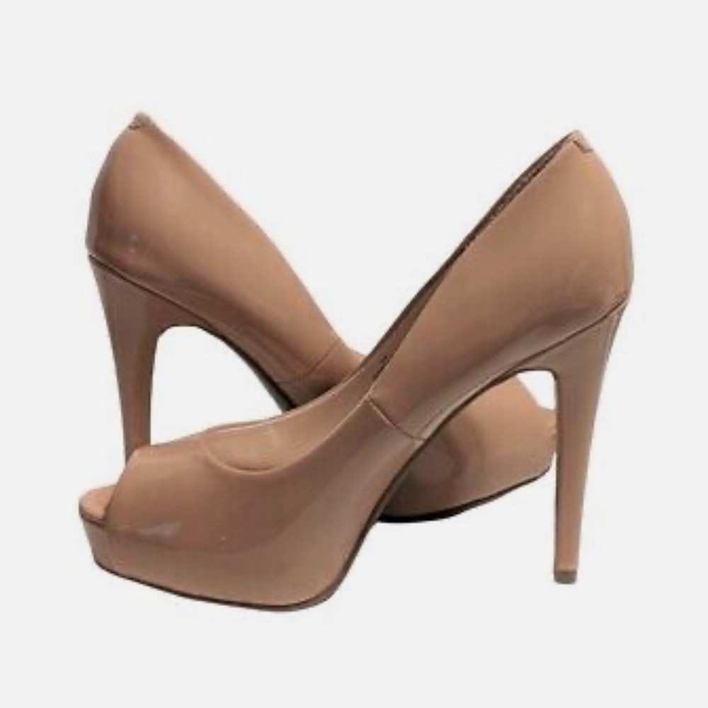 NWOT Guess Rosalie Nude Patent Leather Heels with peep toe. Size 9M